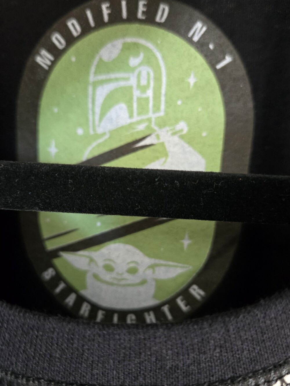 Star Wars Mandalorian Reversible Grogu Baby Yoda Tee Men's Medium Black - Picture 8 of 8